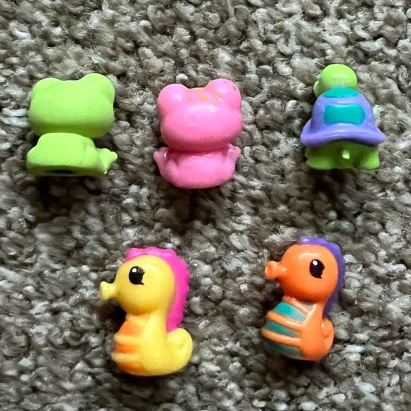 *6 for $10* Lot of 5 Squinkies Frog Turtle Seahorse Silicone Rubber Mini Toys - Picture 2 of 3